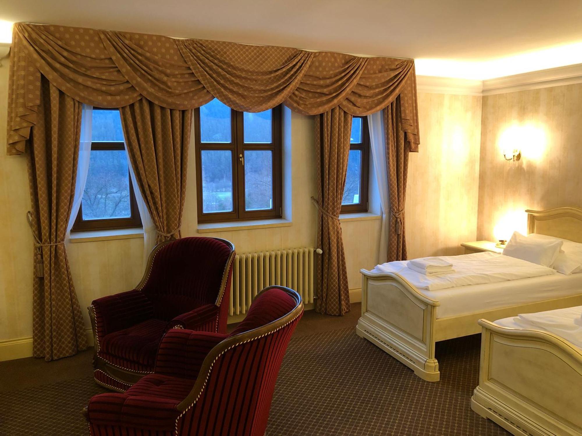 Hotel Chateau Cihelny Karlovy Vary Exterior photo